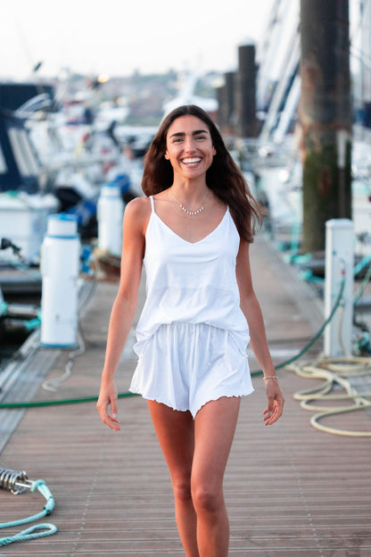 Pyjama court blanc à bretelles pour femme