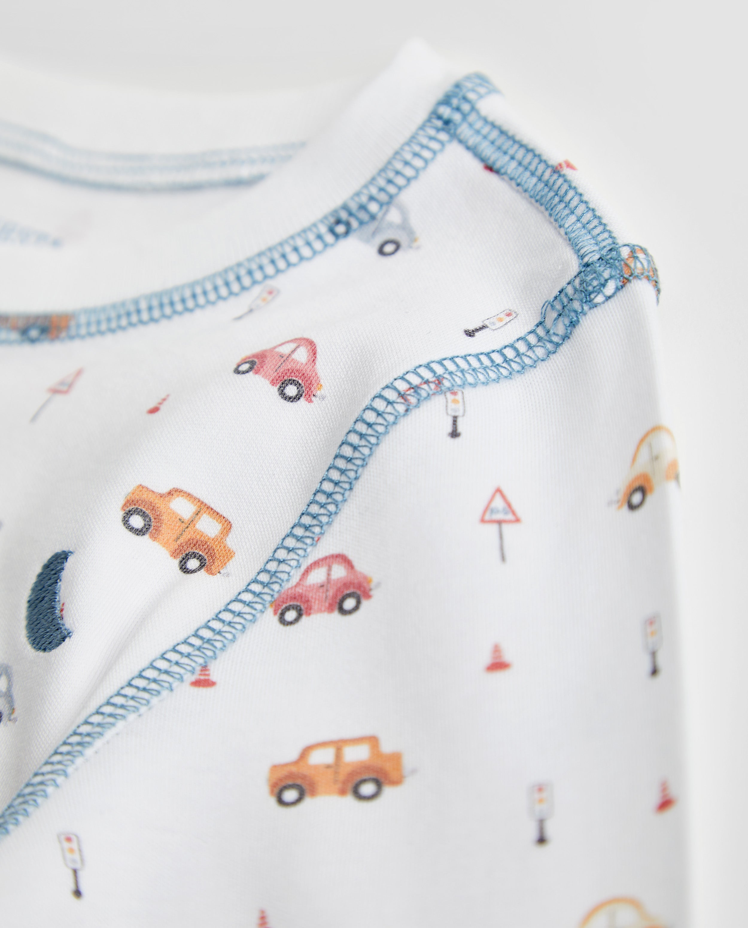 Esquijama Coches